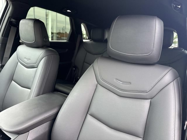 Certified 2024 Cadillac XT5 Luxury w/ LPO, Floor Liner Package AWD/4WD image 18