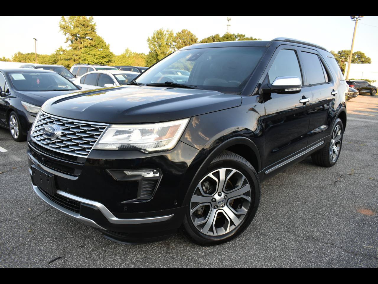 Used 2019 Ford Explorer Platinum AWD/4WD image 1