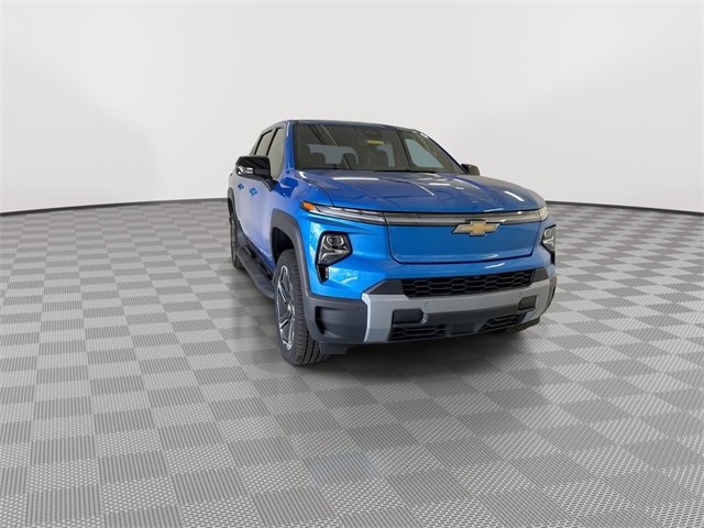 Used 2025 Chevrolet Silverado EV LT w/ LT Premium Package image 3