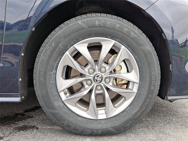 Used 2024 Toyota Sienna XLE image 8