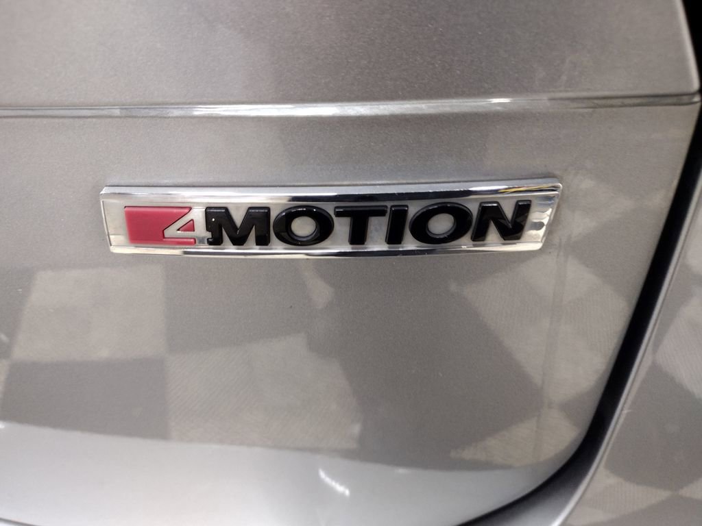 Used 2020 Volkswagen Tiguan SEL Premium R-Line image 16