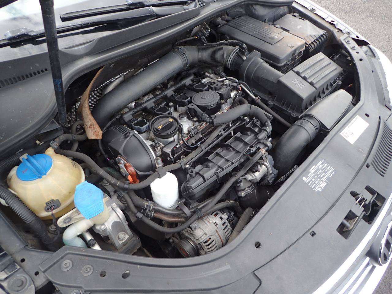 Used 2010 Volkswagen Eos Lux FWD image 25