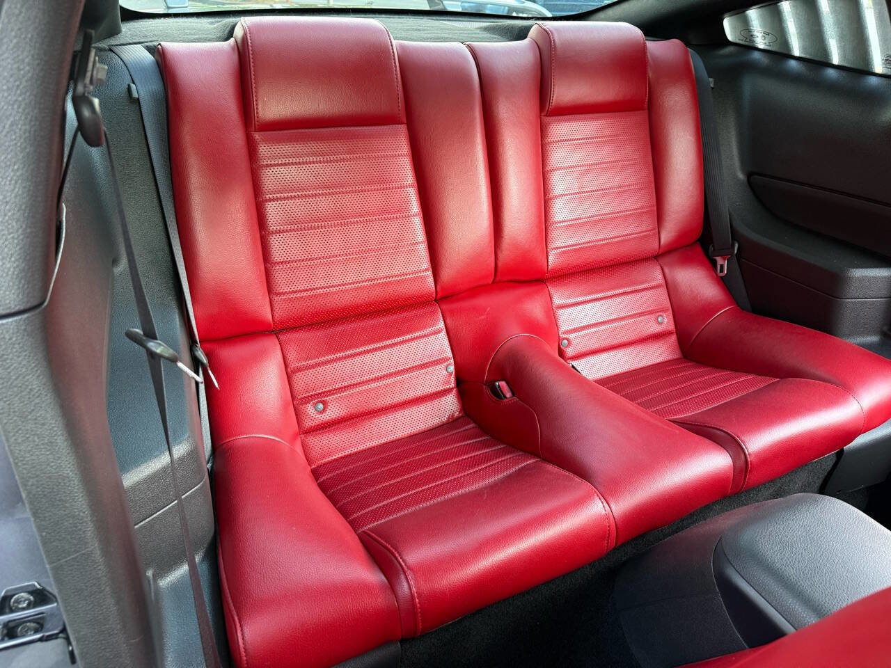 Used 2006 Ford Mustang GT Premium RWD image 15