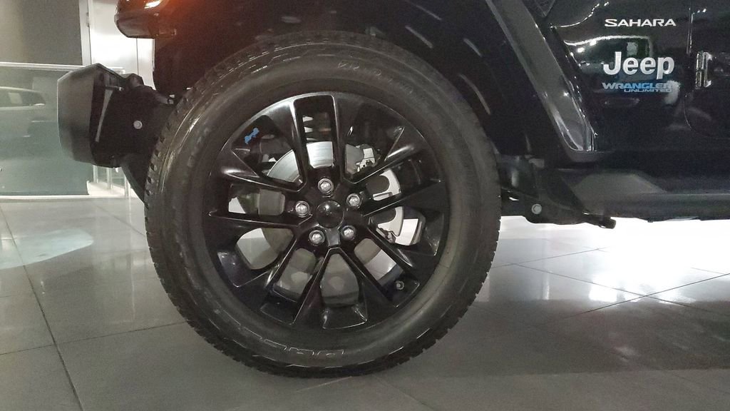 Used 2022 Jeep Wrangler Unlimited Sahara w/ Cold Weather Group image 7