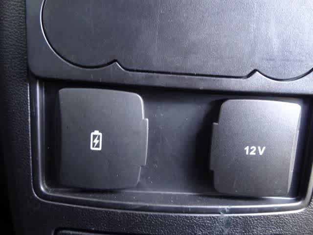 Used 2024 Ford Explorer XLT w/ Equipment Group 202A AWD/4WD image 13