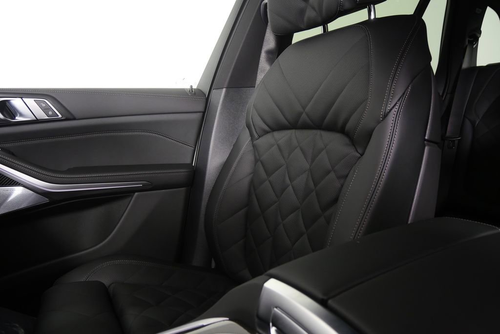 Used 2026 BMW X5 M60i image 24
