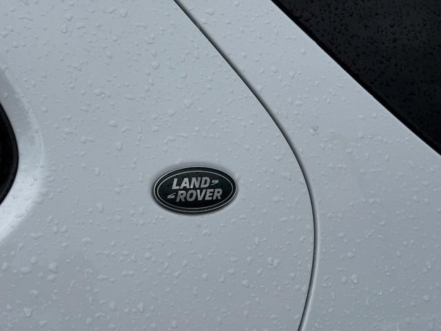 Used 2025 Land Rover Discovery S AWD/4WD image 10