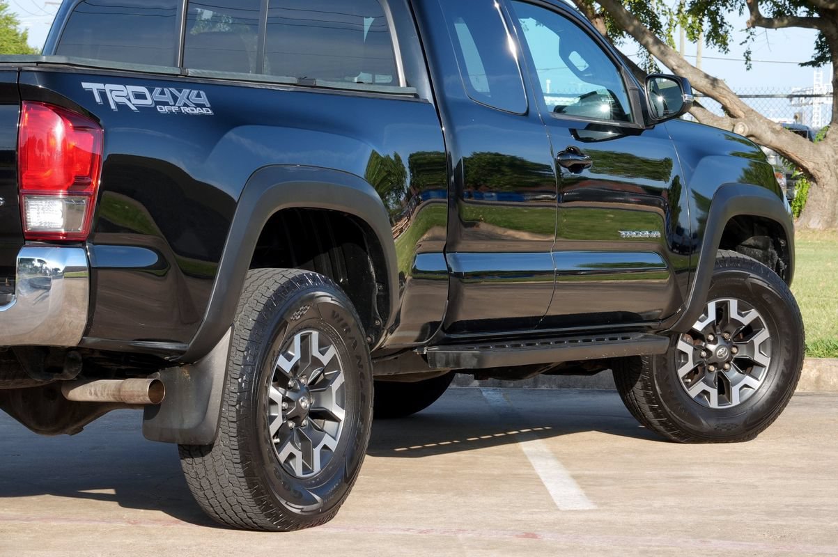 Used 2016 Toyota Tacoma TRD Off-Road AWD/4WD image 36