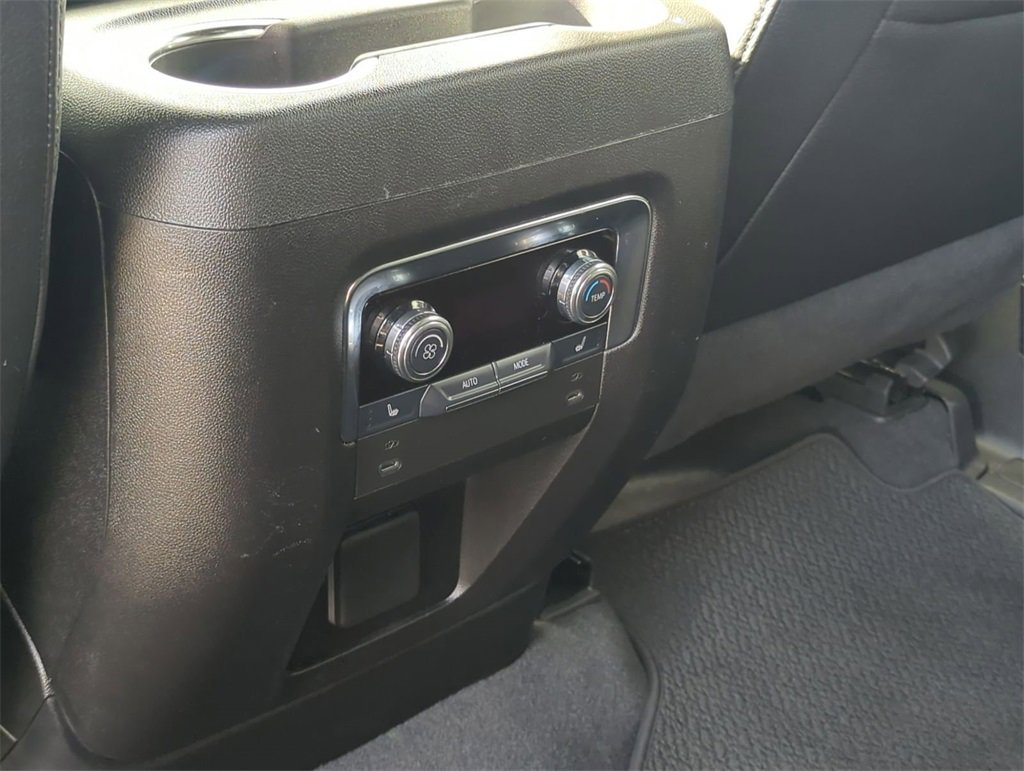 Used 2025 GMC Yukon XL Denali image 26