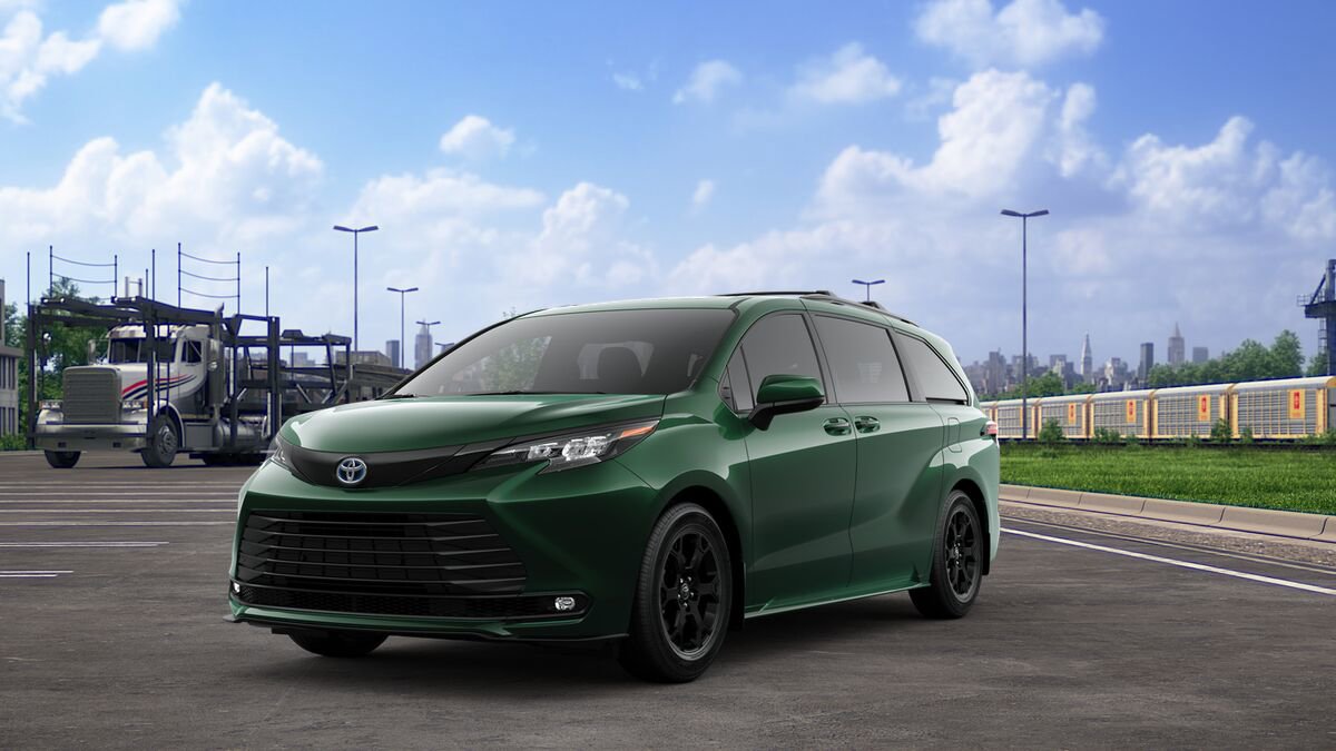 New 2025 Toyota Sienna XLE Woodland Edition