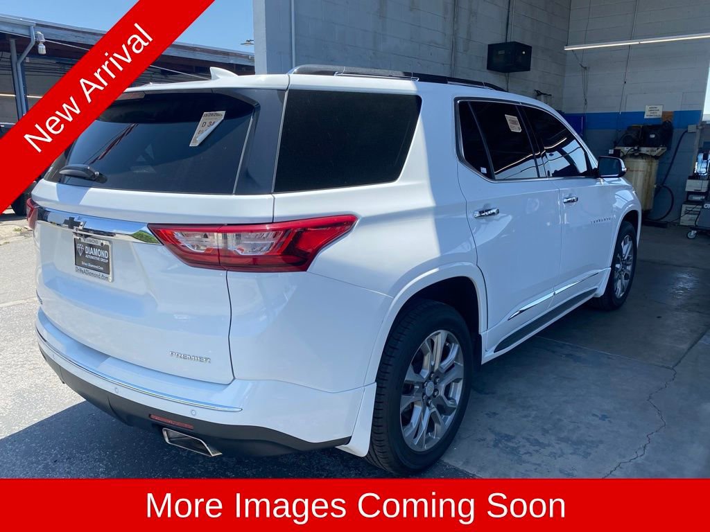 Used 2020 Chevrolet Traverse Premier w/ LPO, Cargo Package FWD image 3