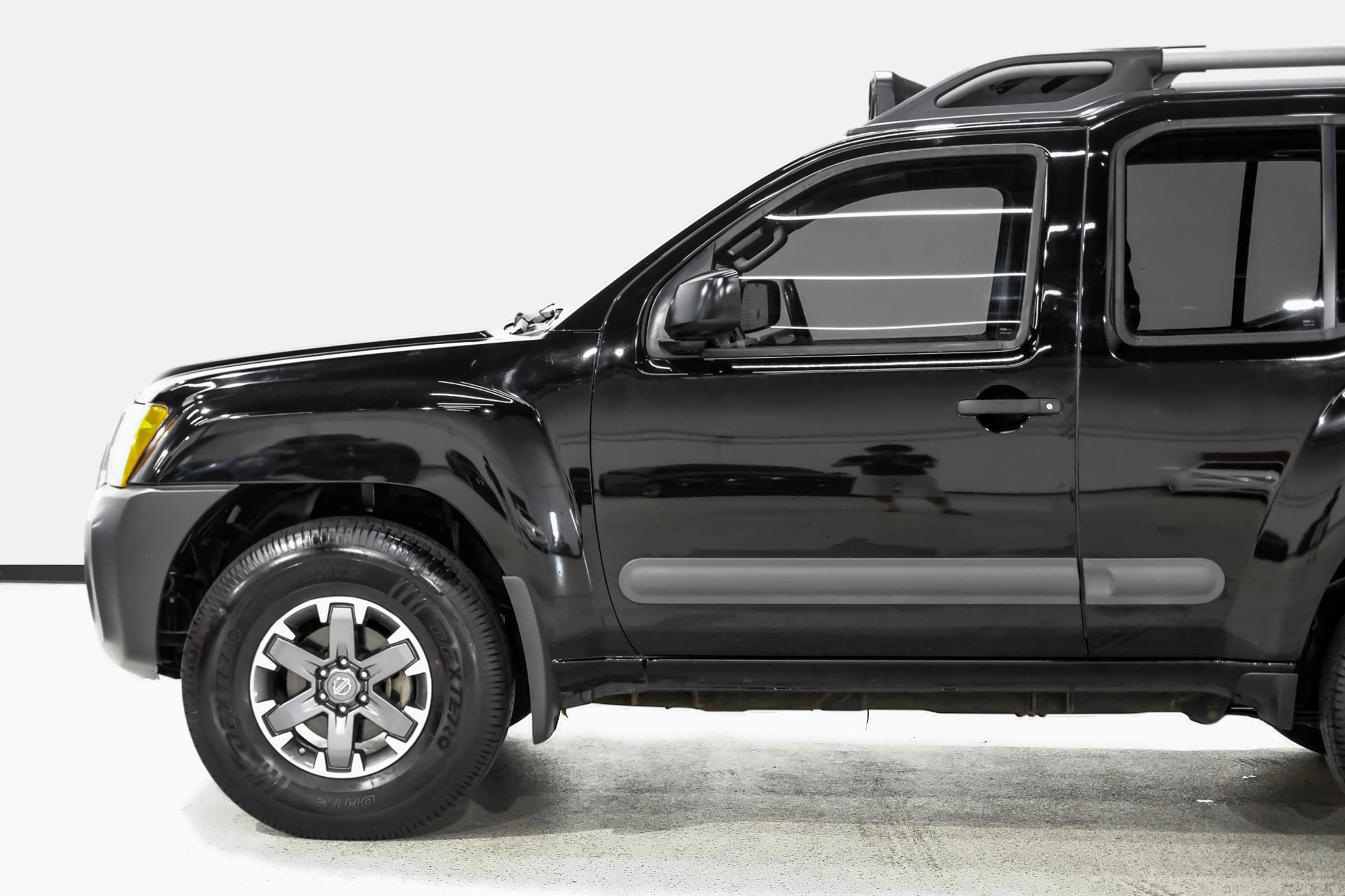 Used 2015 Nissan Xterra PRO-4X AWD/4WD image 8
