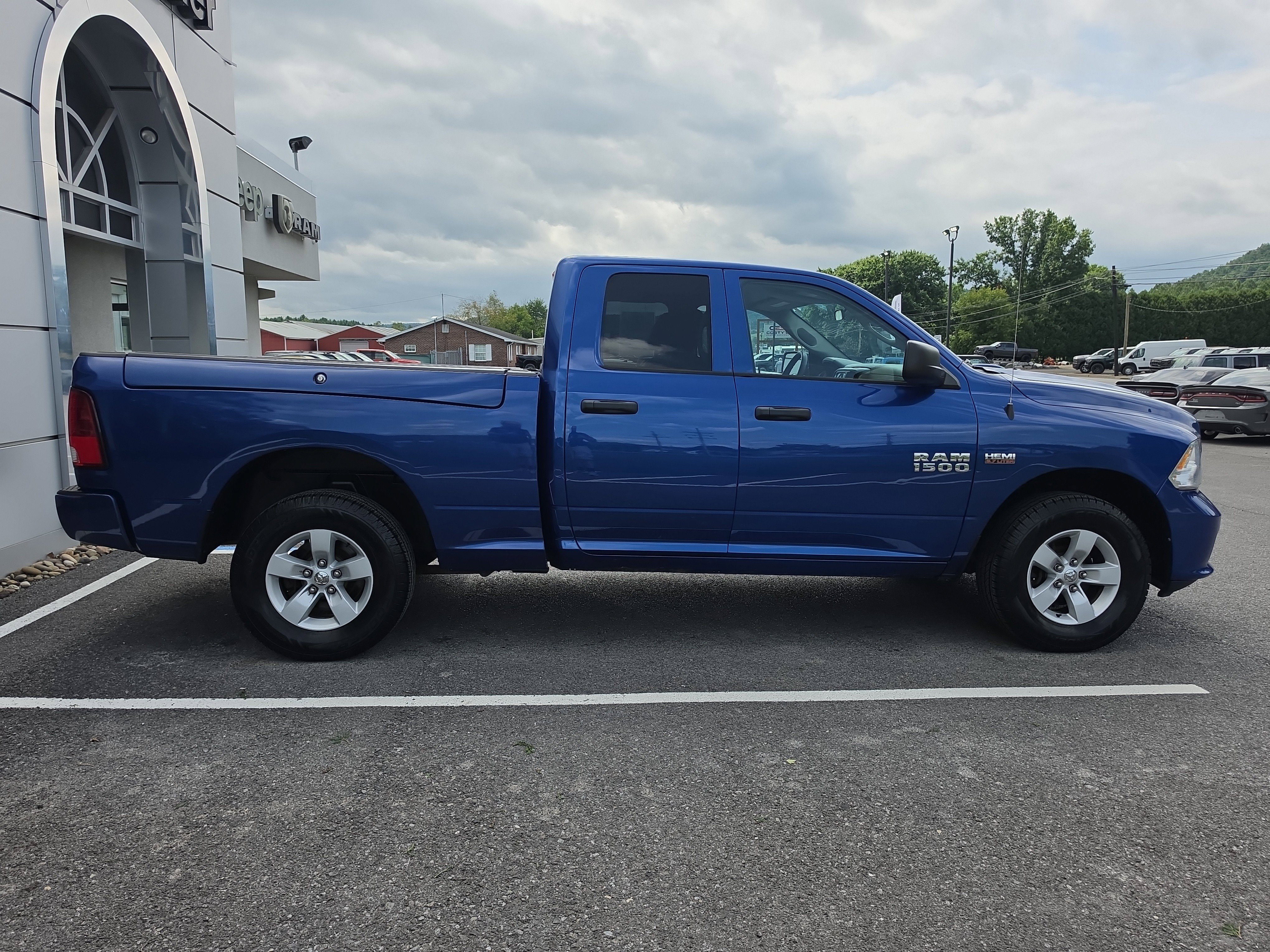Used 2016 RAM 1500 Express AWD/4WD image 2