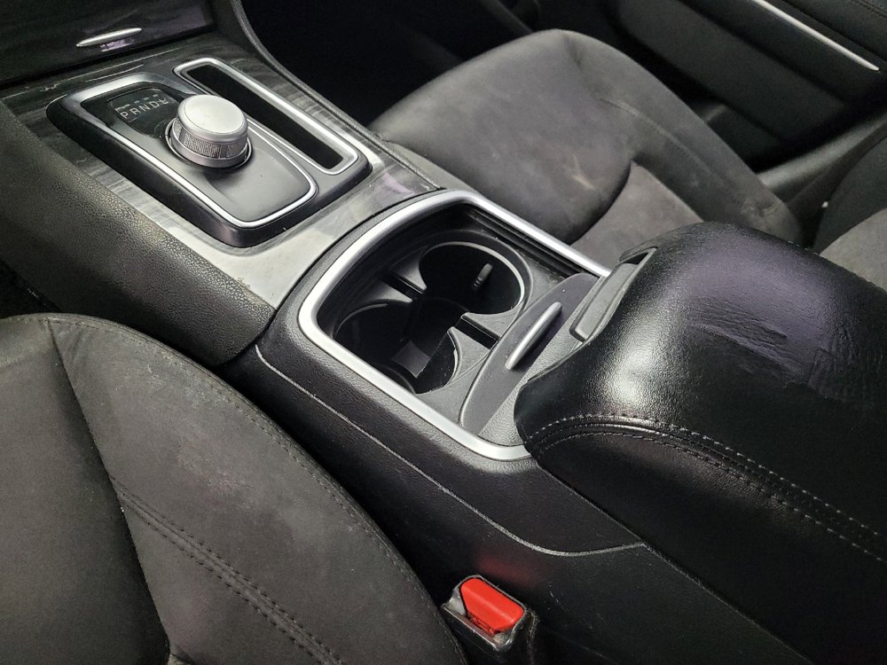 Used 2021 Chrysler 300 Touring w/ Sport Appearance Package RWD image 26