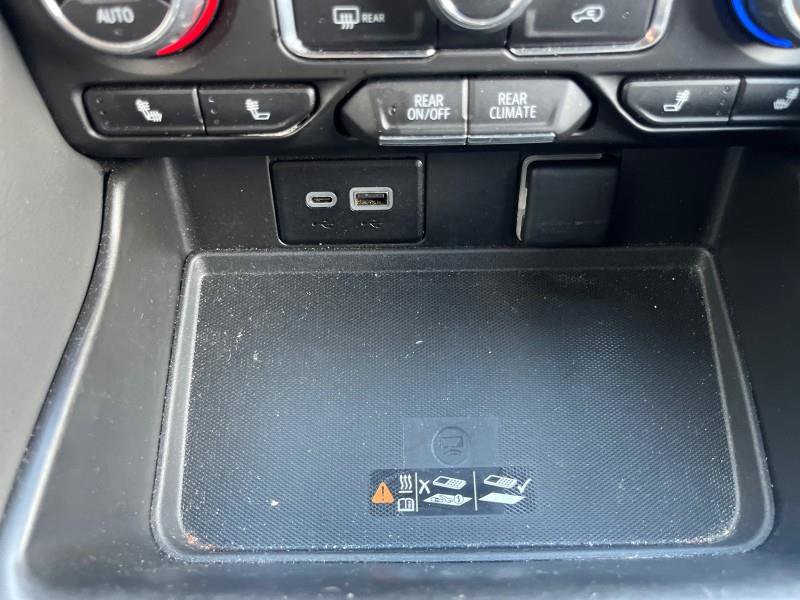 Used 2024 Chevrolet Suburban LT image 21