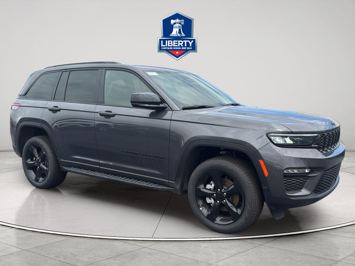 New 2025 Jeep Grand Cherokee Limited w/ Black Appearance Package AWD/4WD image 15
