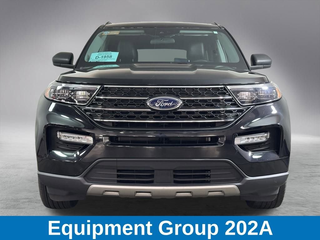 Used 2023 Ford Explorer XLT w/ Equipment Group 202A image 3