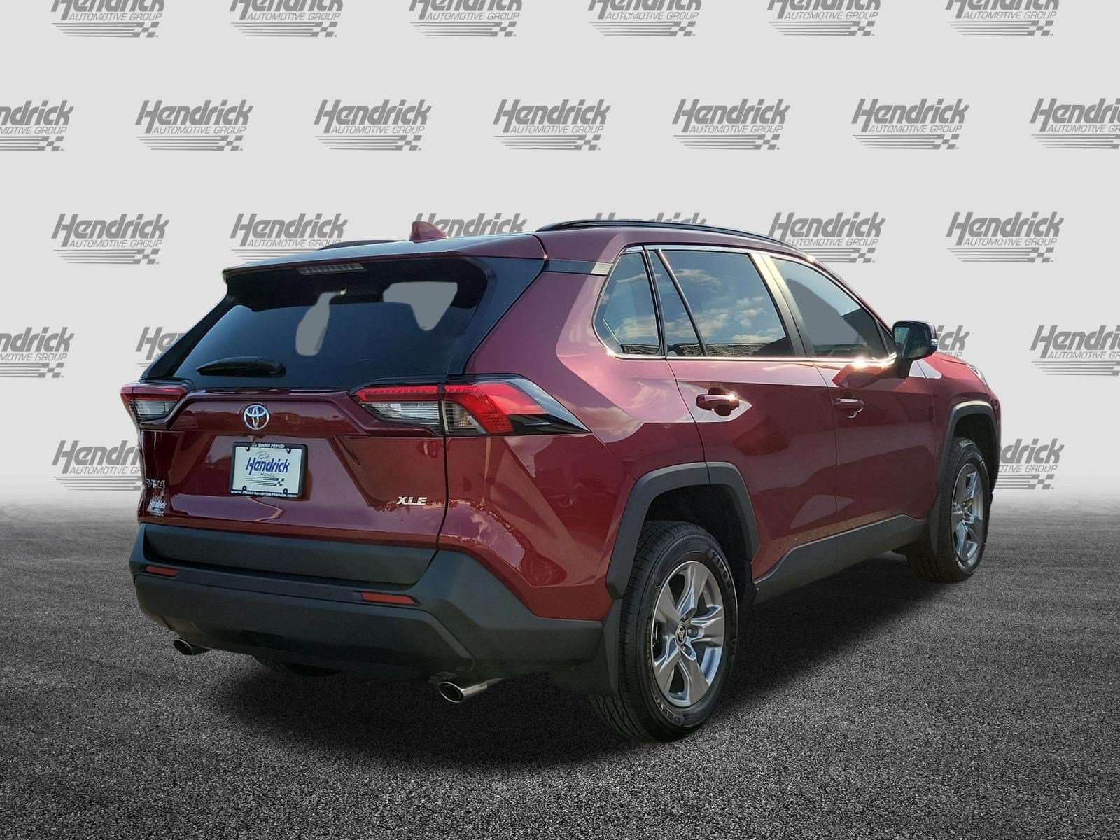 Used 2025 Toyota RAV4 XLE w/ Convenience Package FWD image 7