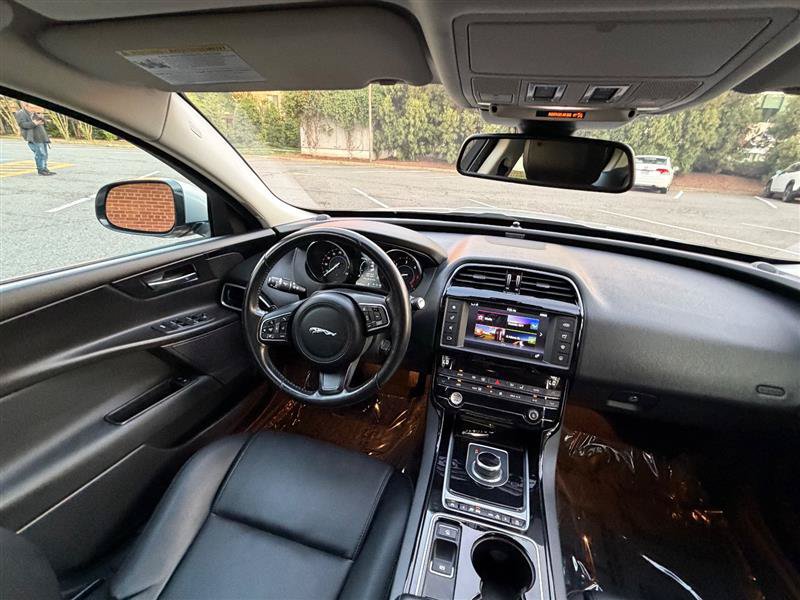 Used 2017 Jaguar XE Premium AWD/4WD image 35