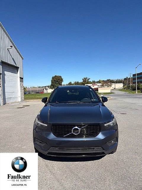 Used 2022 Volvo XC40 T5 R-Design