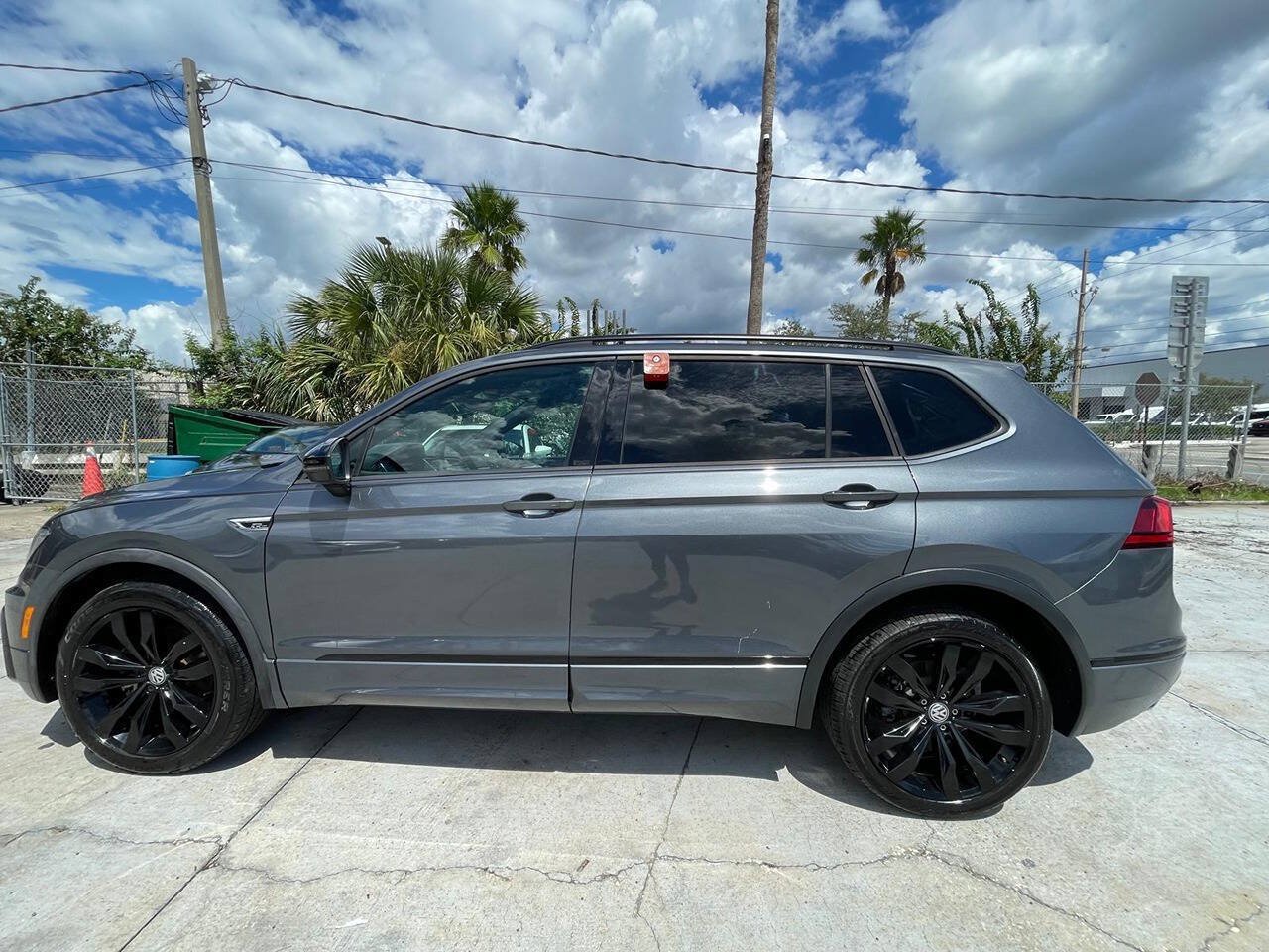 Used 2021 Volkswagen Tiguan SE R-Line FWD image 6