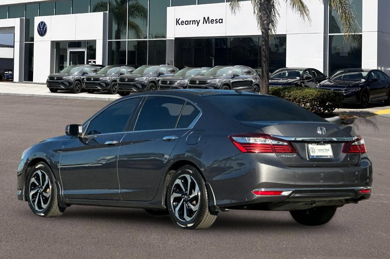 Used 2016 Honda Accord EX image 6