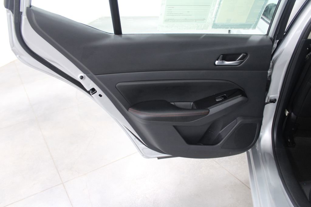 Used 2024 Nissan Altima 2.5 SR image 24