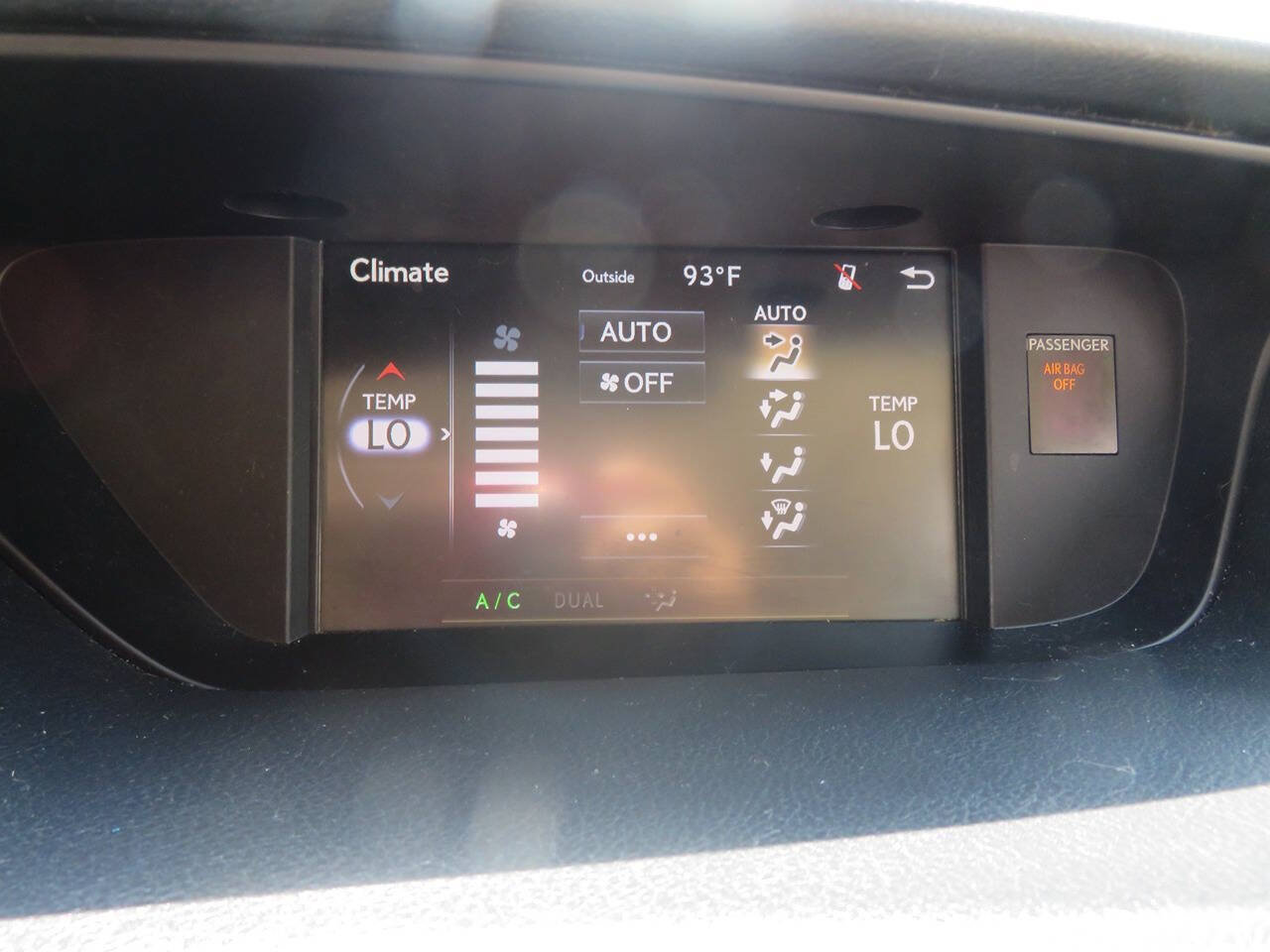 Used 2015 Lexus ES 300h w/ Premium Package w/Bamboo Trim FWD image 19