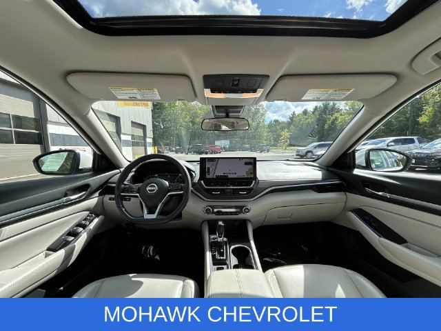 Used 2024 Nissan Altima 2.5 SL FWD image 21