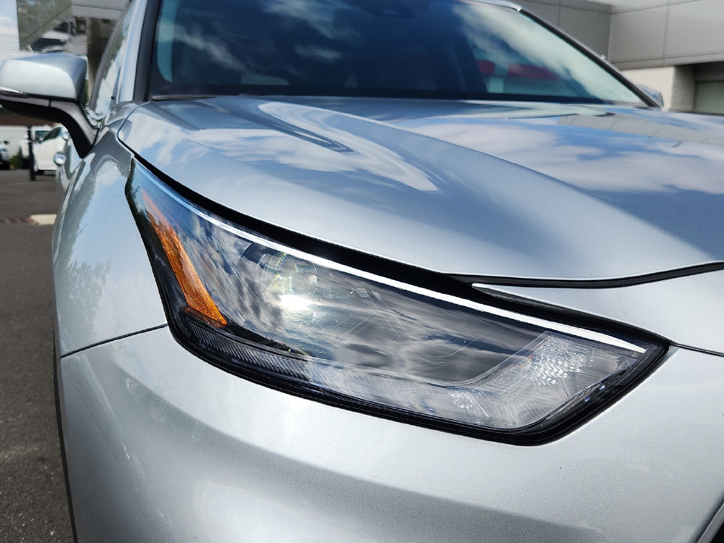 Used 2023 Toyota Highlander L FWD image 8