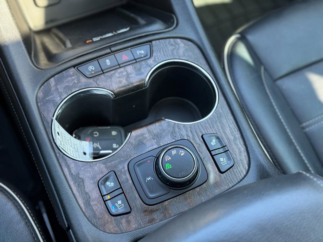 Used 2020 GMC Acadia Denali image 15