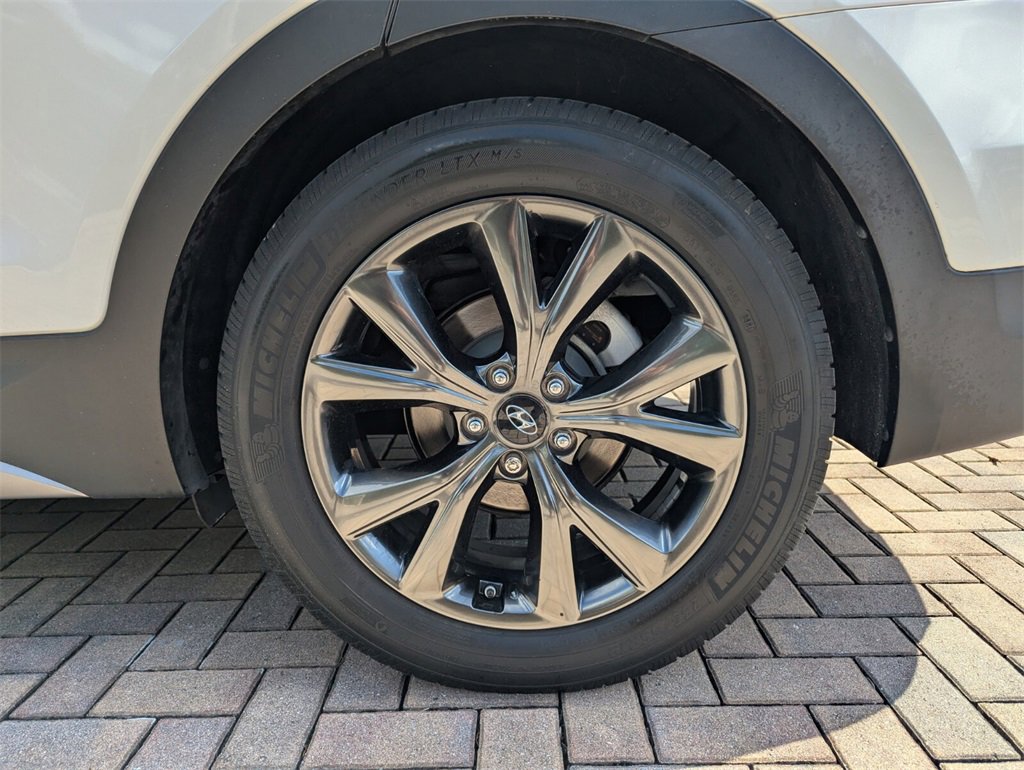 Used 2017 Hyundai Santa Fe Sport image 20