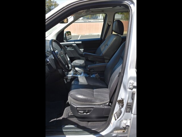 Used 2014 Land Rover LR2 AWD/4WD image 15