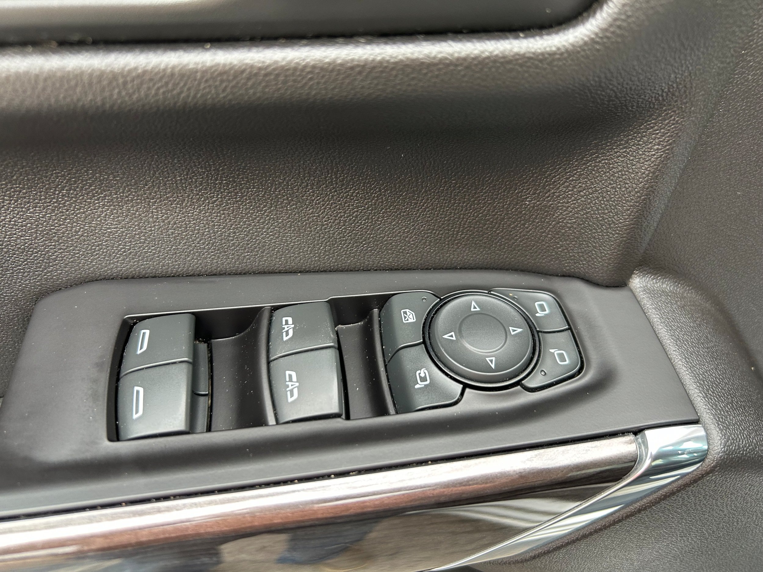 Used 2019 Chevrolet Silverado 1500 LTZ w/ LTZ Plus Package AWD/4WD image 14