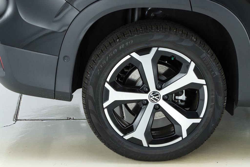 New 2026 Volkswagen Tiguan SE image 13