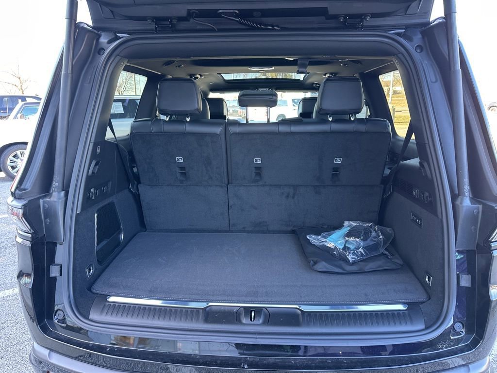 New 2026 Jeep Grand Wagoneer Summit w/ Rear Seat Video Group I image 43