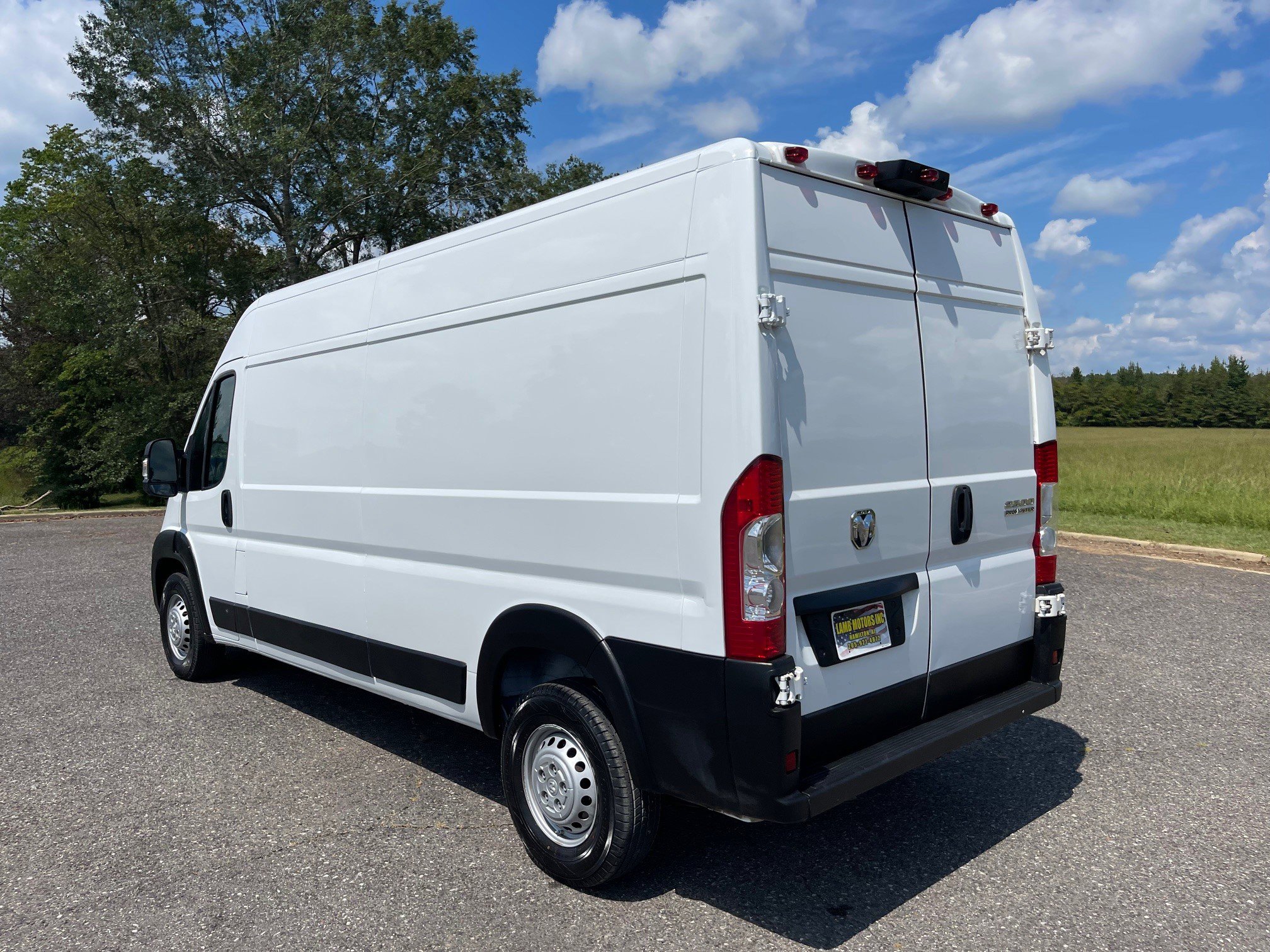 Used 2025 RAM ProMaster 2500 w/ Convenience Group image 3