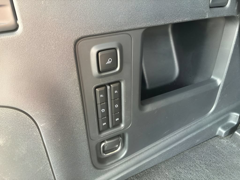 Used 2025 Ford Expedition Active AWD/4WD image 11