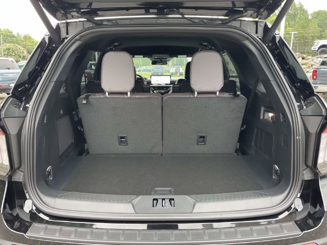 New 2026 Ford Explorer Platinum RWD image 9