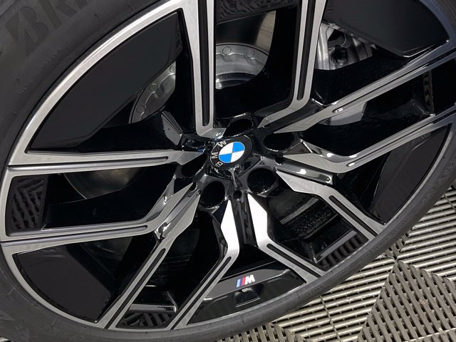 Used 2025 BMW 750e xDrive AWD/4WD image 54