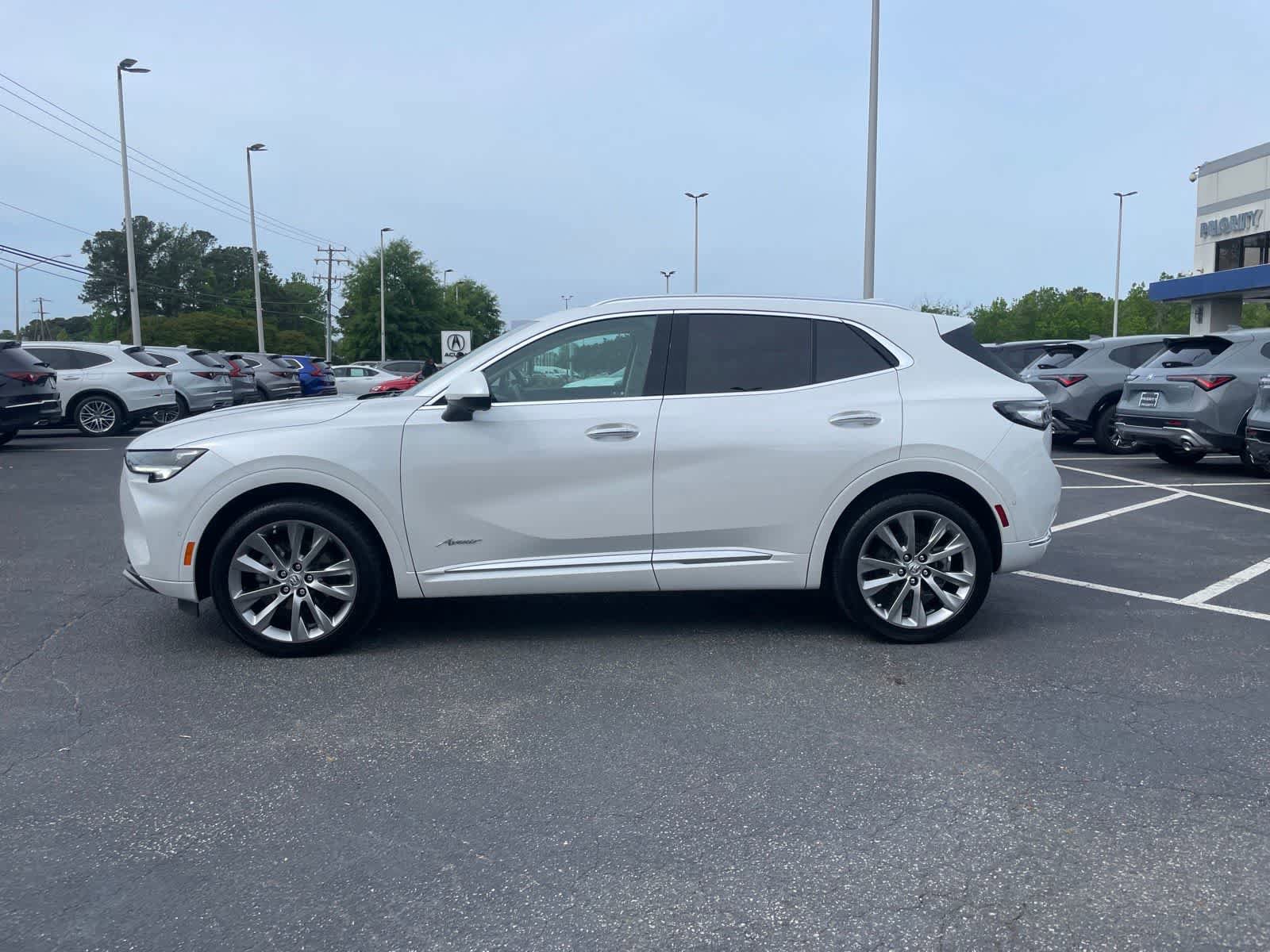 Used 2023 Buick Envision Avenir AWD/4WD image 2