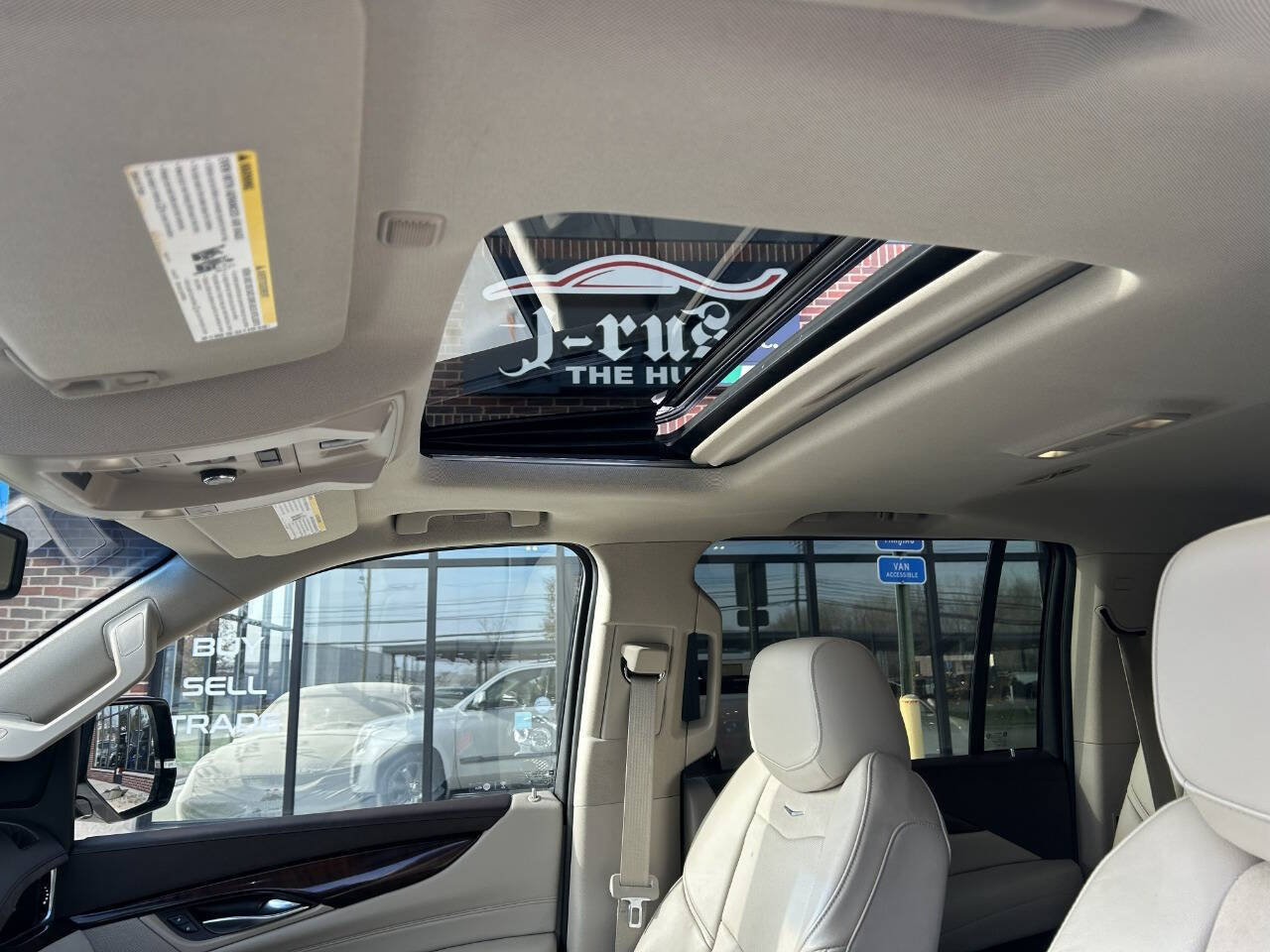 Used 2016 Cadillac Escalade ESV Luxury image 35
