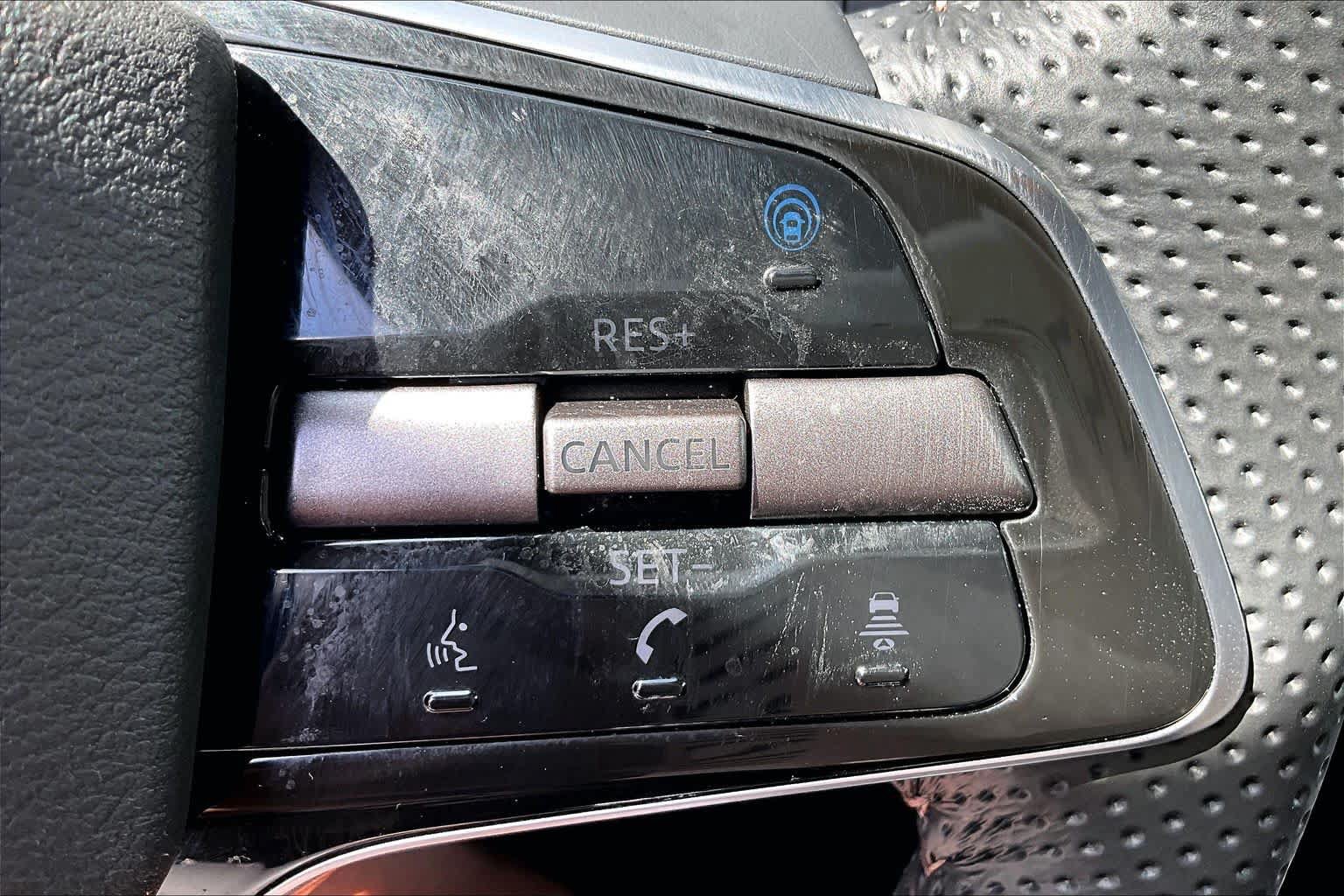 Used 2025 Nissan Ariya FWD image 35