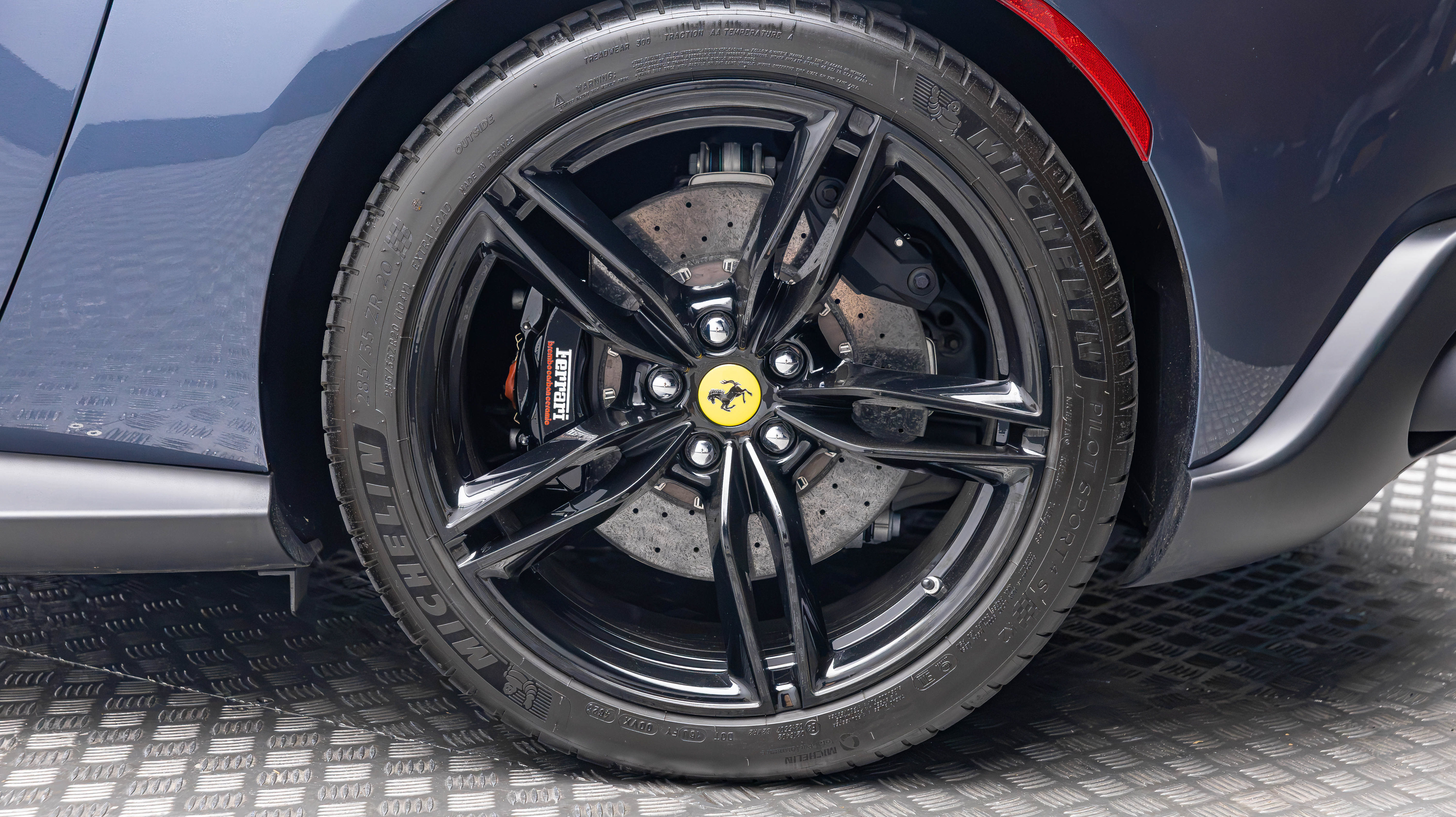 Certified 2024 Ferrari Roma Spider RWD image 59