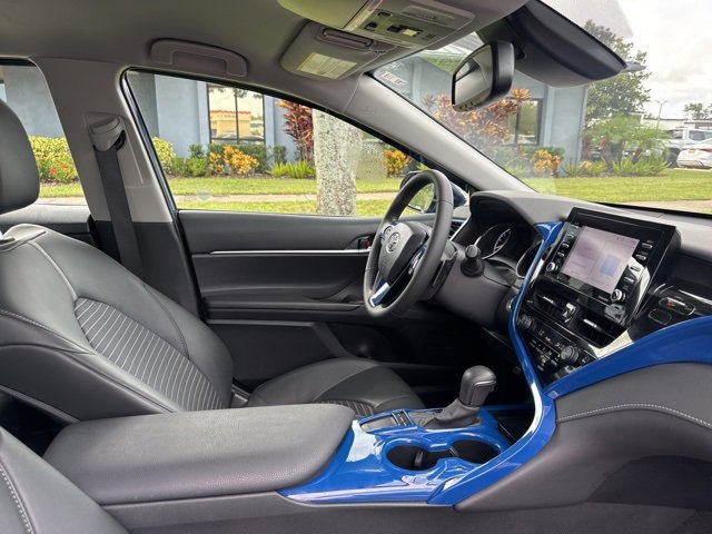 Used 2023 Toyota Camry SE image 11