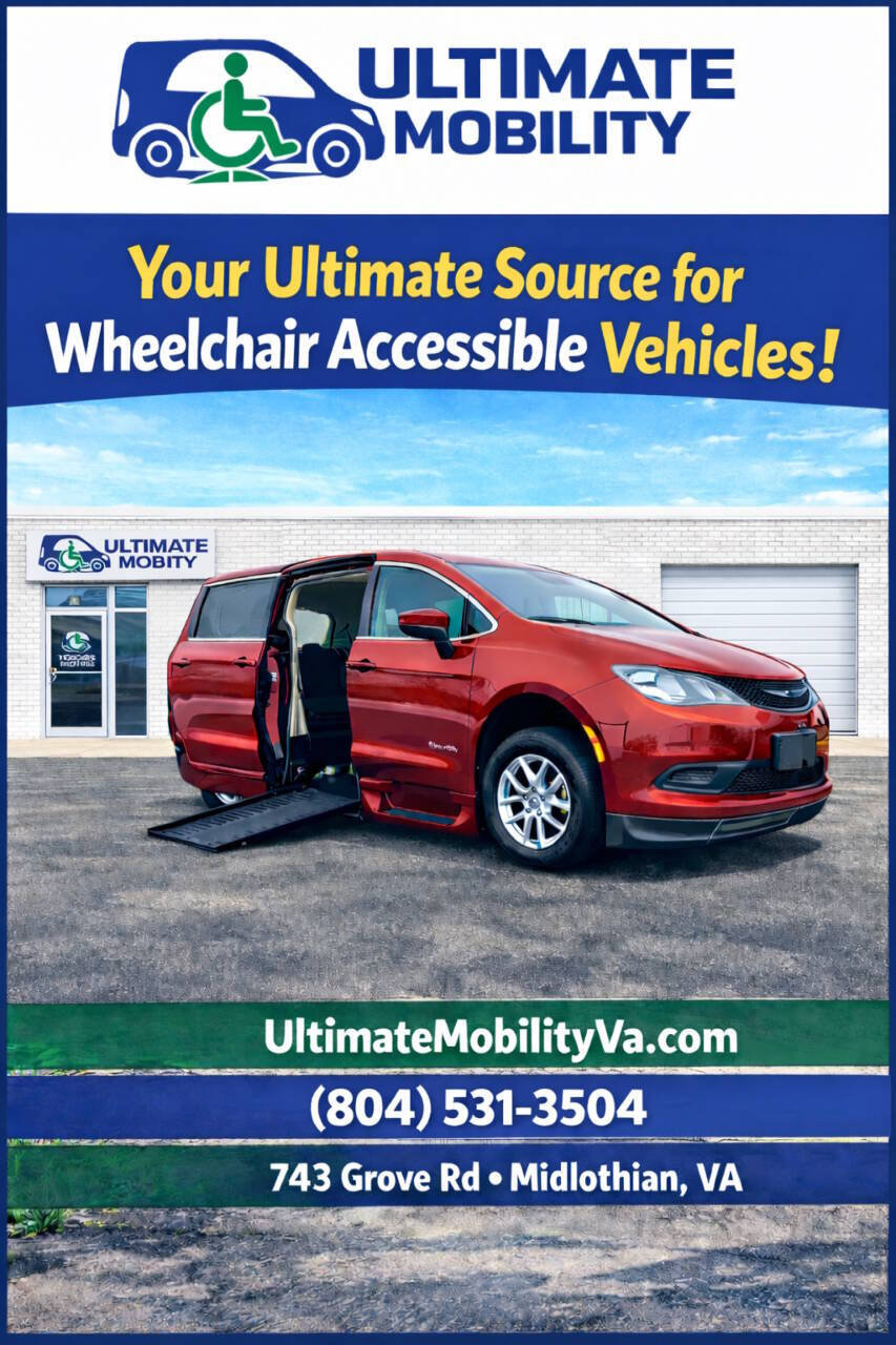 Used 2023 Chrysler Voyager LX FWD image 3