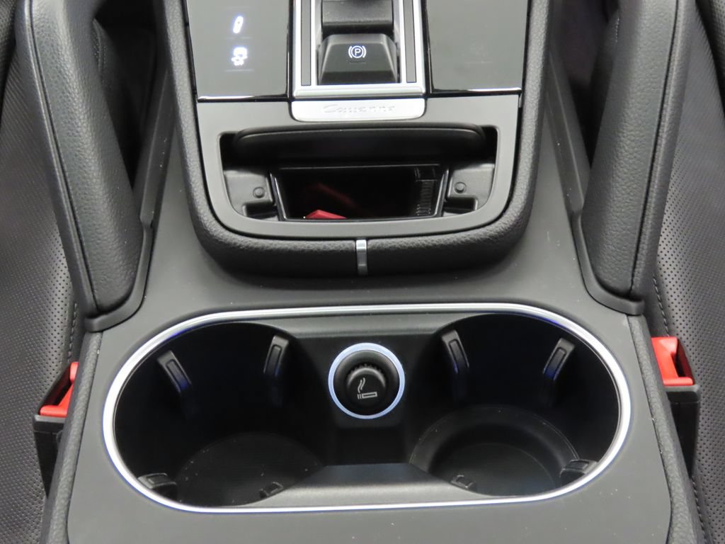 Certified 2023 Porsche Cayenne Coupe AWD/4WD image 30