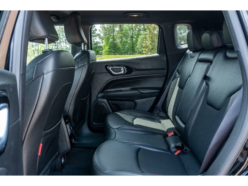 Used 2025 Jeep Compass Trailhawk image 14