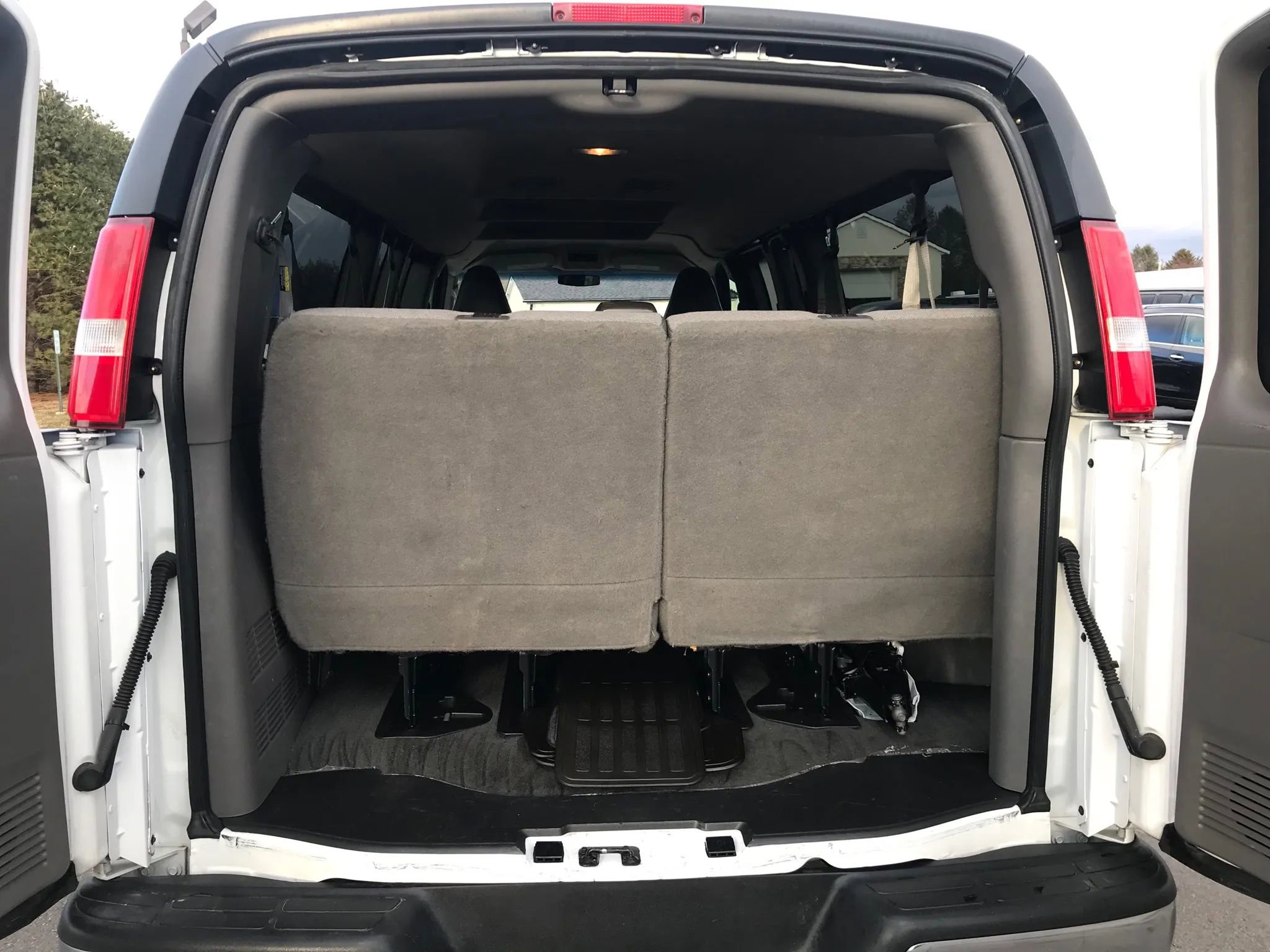 Used 2016 Chevrolet Express 3500 LT w/ LT Preferred Equipment Group image 28