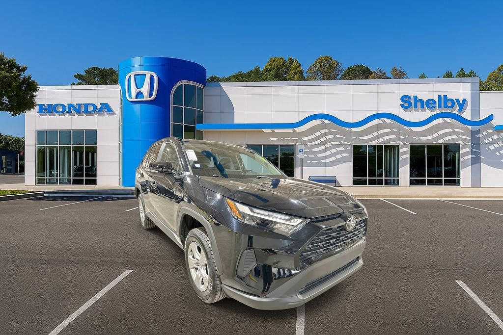 Used 2024 Toyota RAV4 XLE image 2